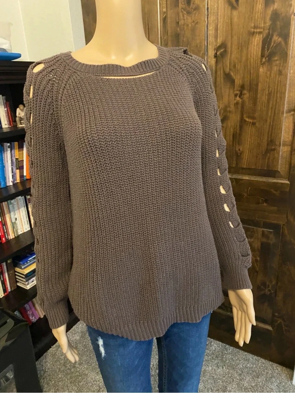Altar'd State SiE Small Gray Crewneck Sweater with Sleeve Cutouts-023